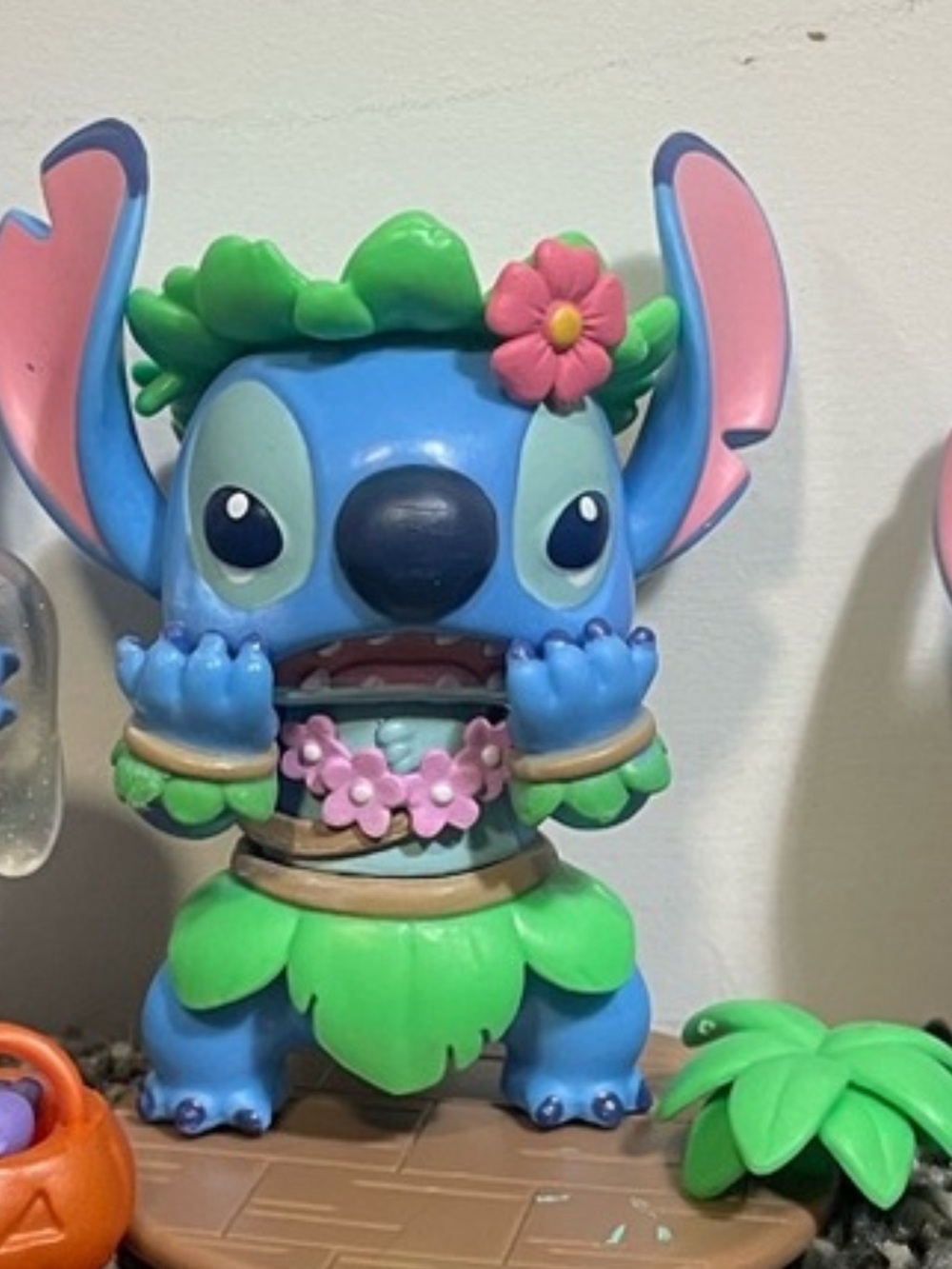 Minso Stitch Hula Vinyl Figure